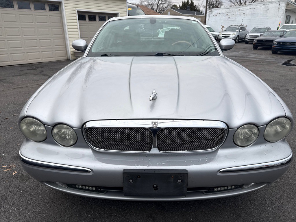 2004 Jaguar XJ Image 3
