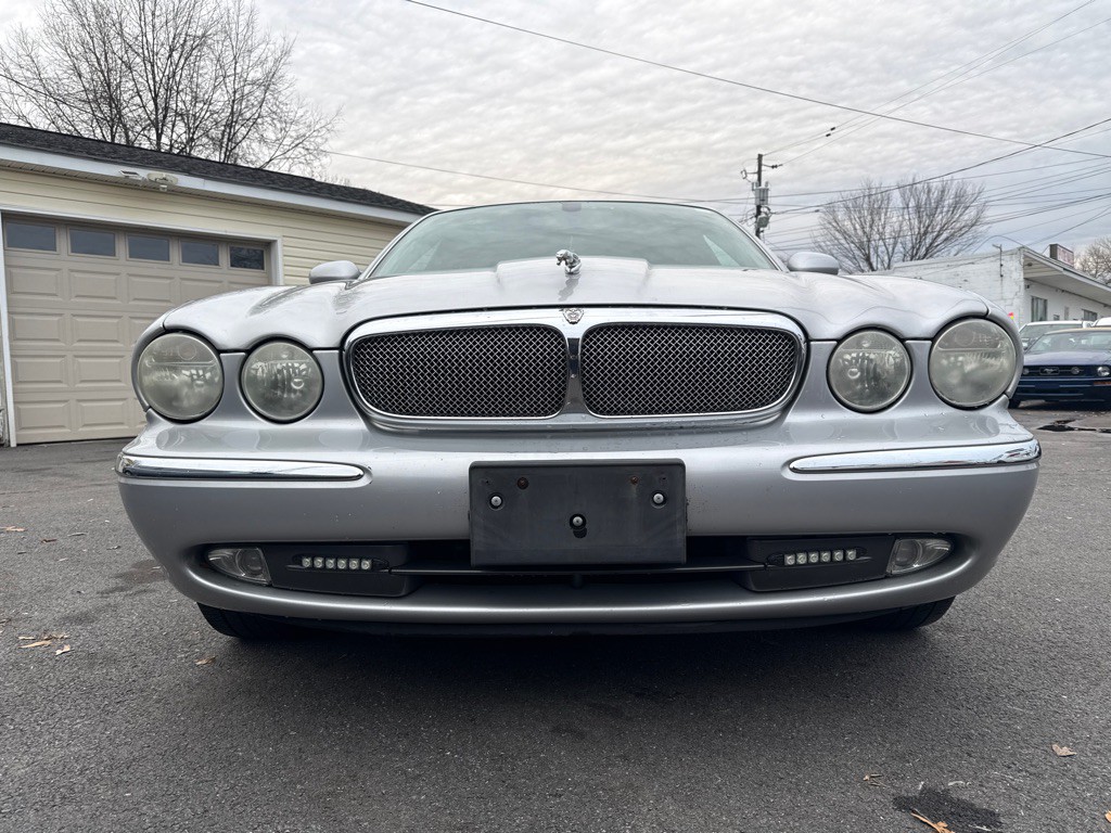2004 Jaguar XJ Image 4