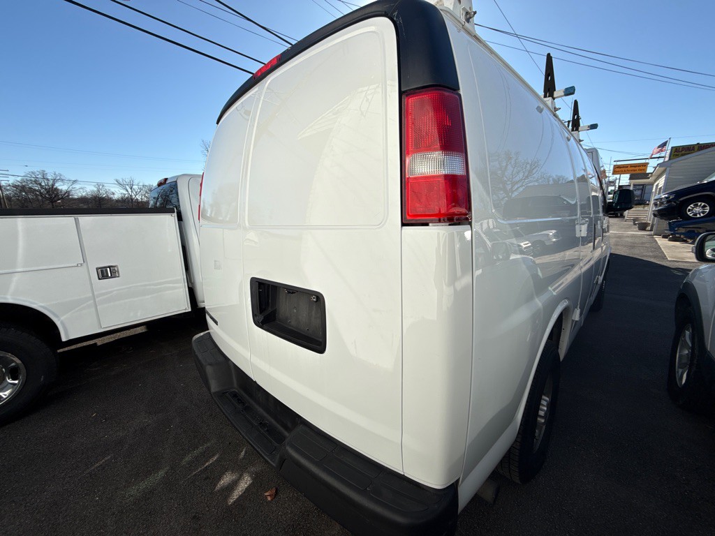 2019 Chevrolet Express Image 4