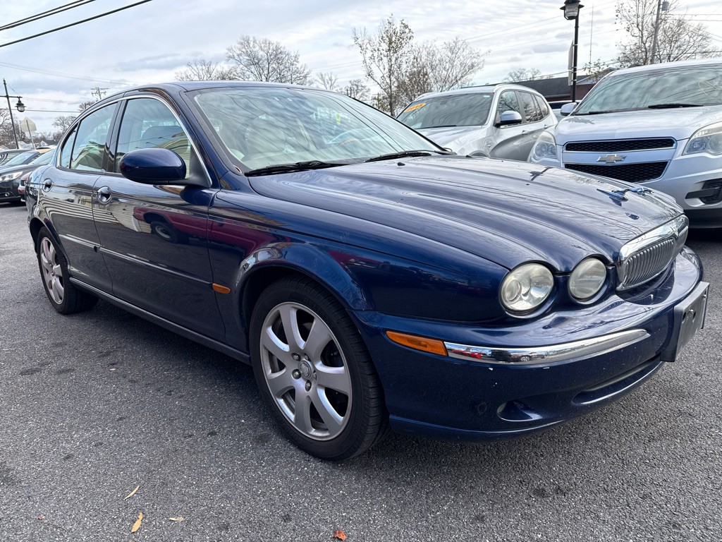 2004 Jaguar X-TYPE Image 1