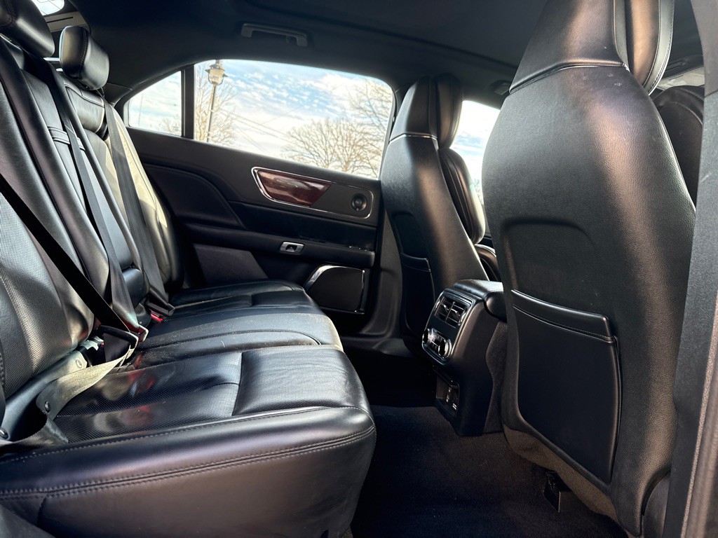 2019 Lincoln Continental Image 11