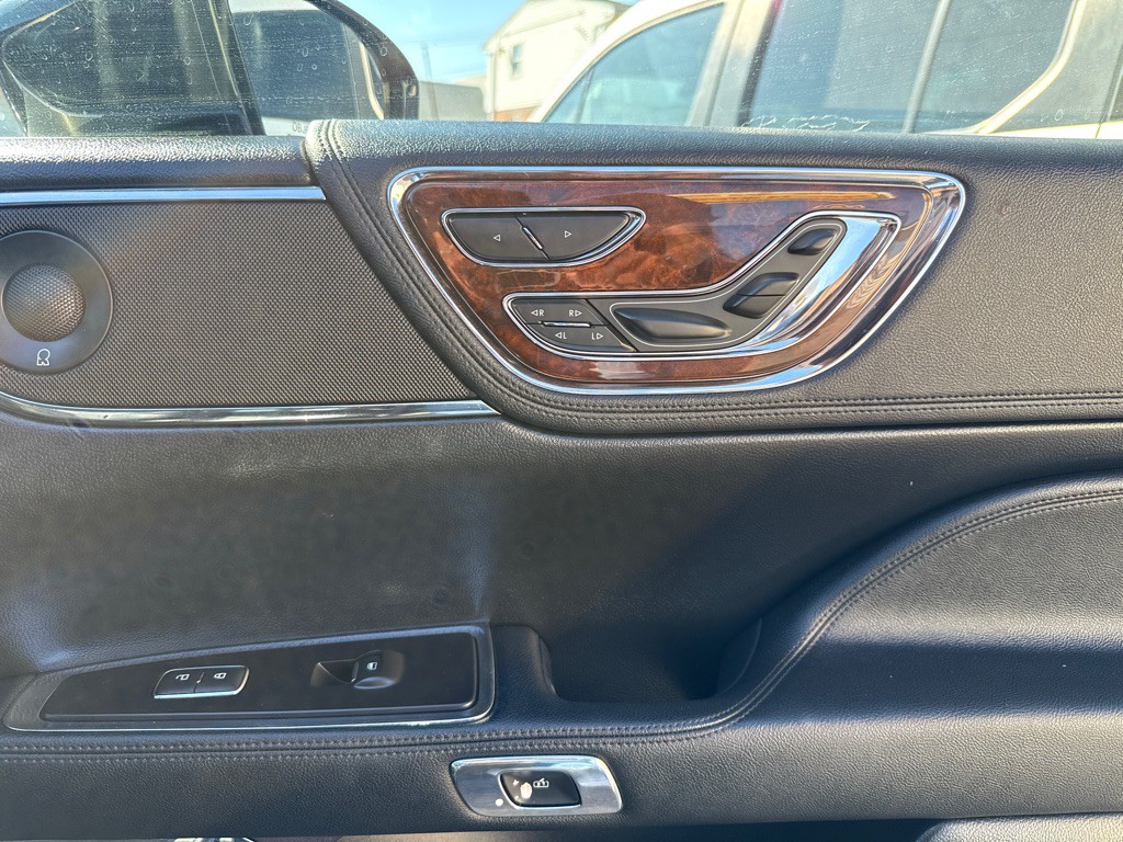 2019 Lincoln Continental Image 16