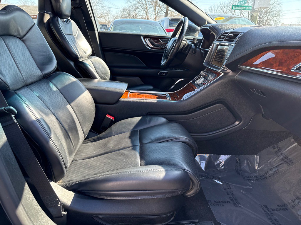 2019 Lincoln Continental Image 17