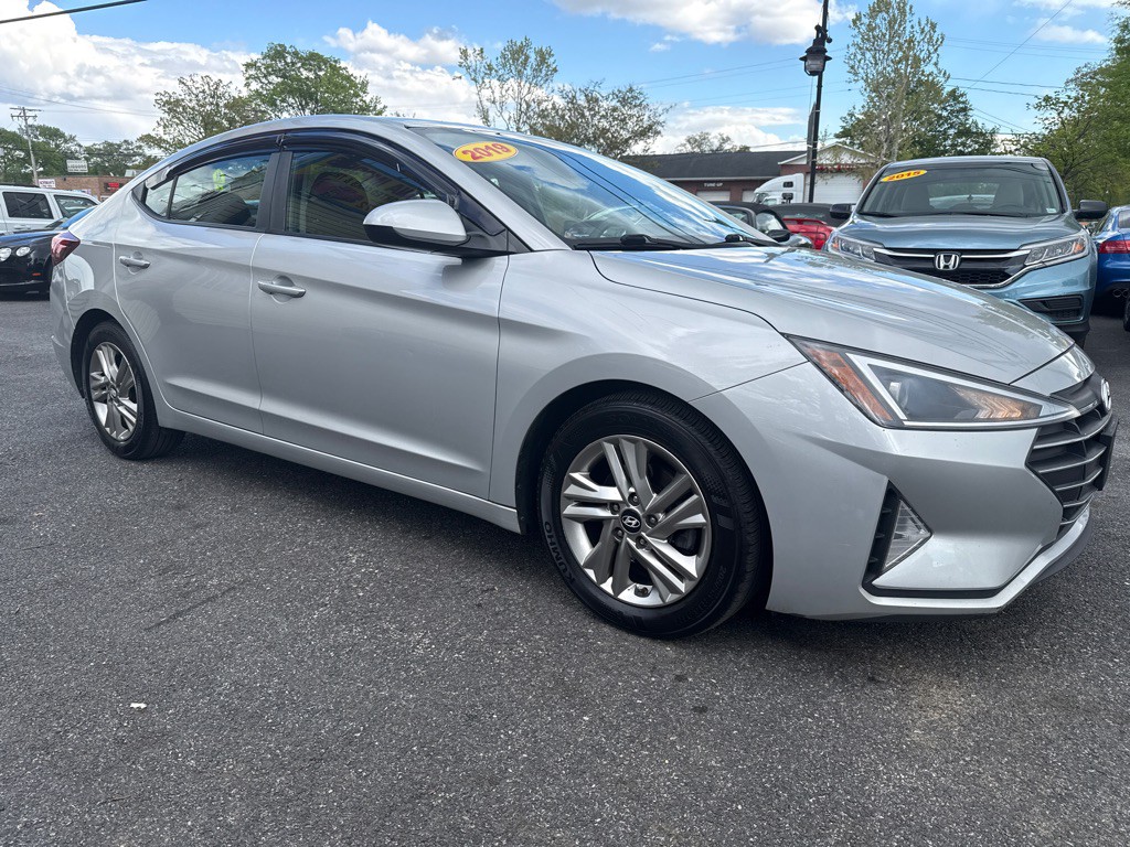 2019 Hyundai Elantra Image 1