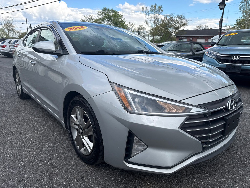 2019 Hyundai Elantra Image 2