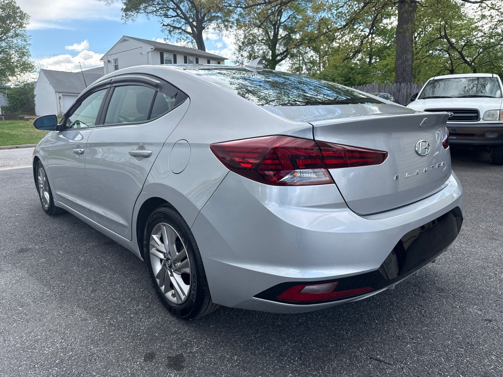 2019 Hyundai Elantra Image 5