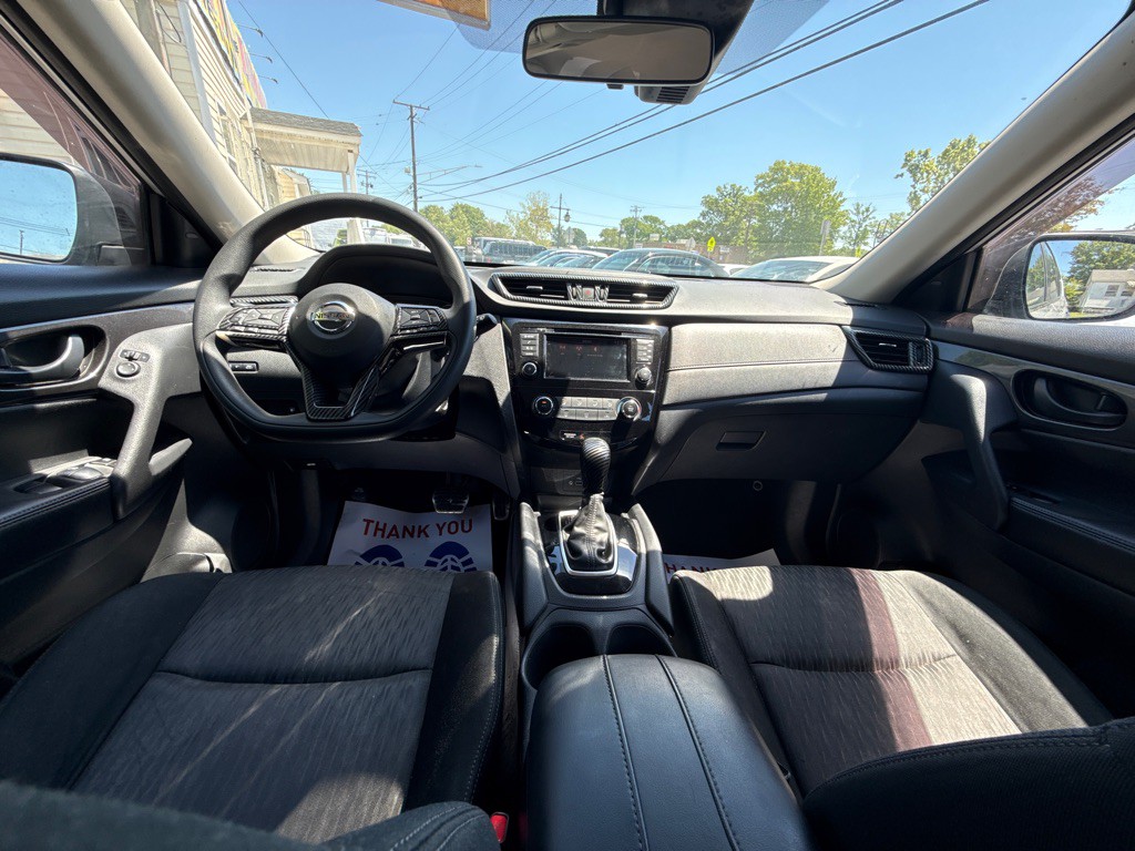 2020 Nissan Rogue Image 11