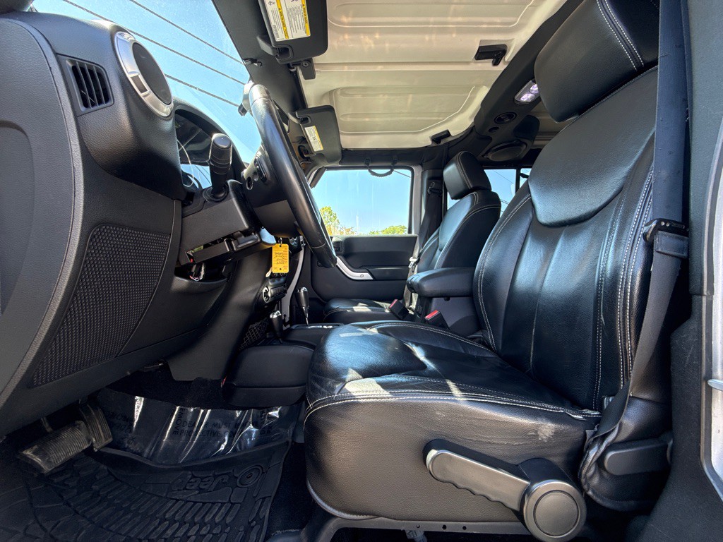 2014 Jeep Wrangler Unlimited Image 15