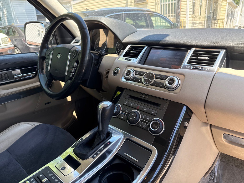 2011 Land Rover Range Rover Sport Image 13