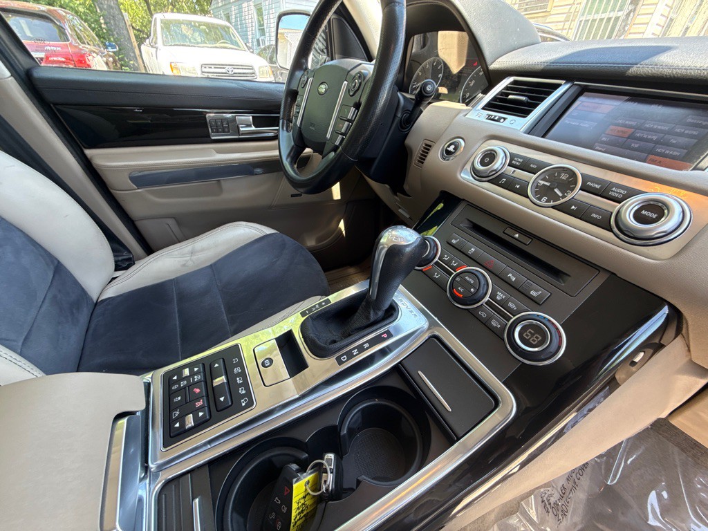 2011 Land Rover Range Rover Sport Image 15