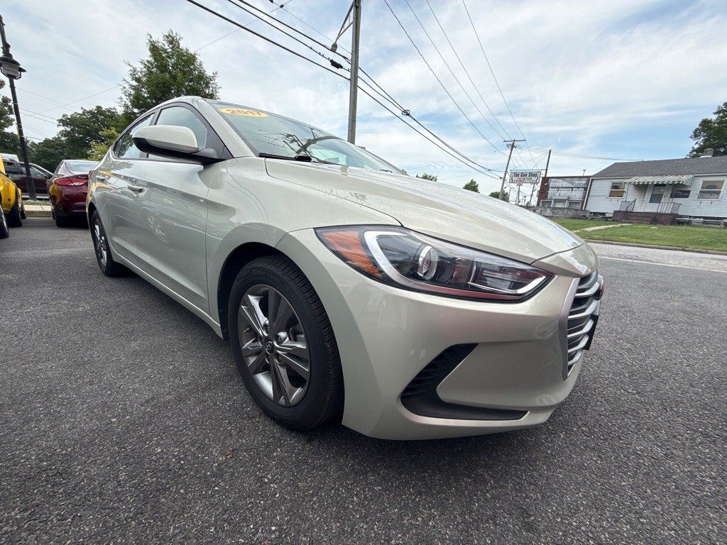 2017 Hyundai Elantra Image 2
