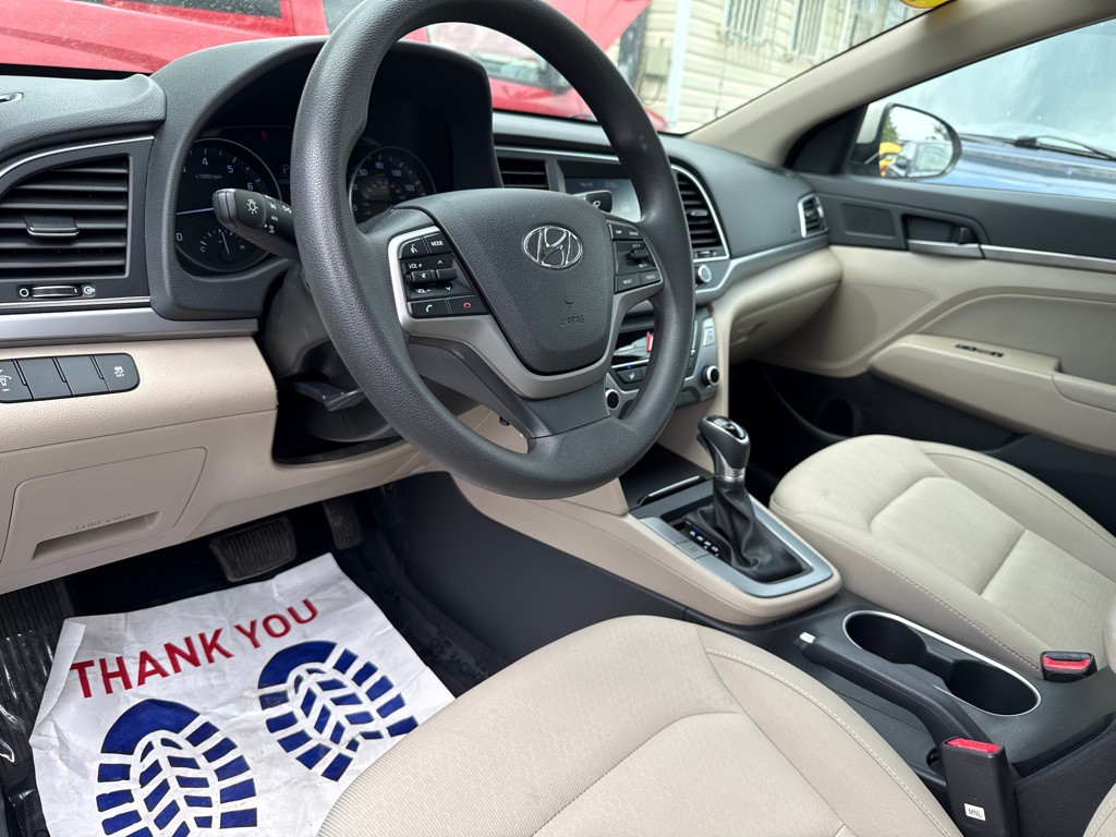 2017 Hyundai Elantra Image 5