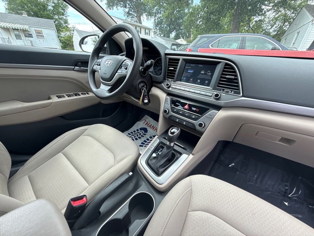 2017 Hyundai Elantra Image 7
