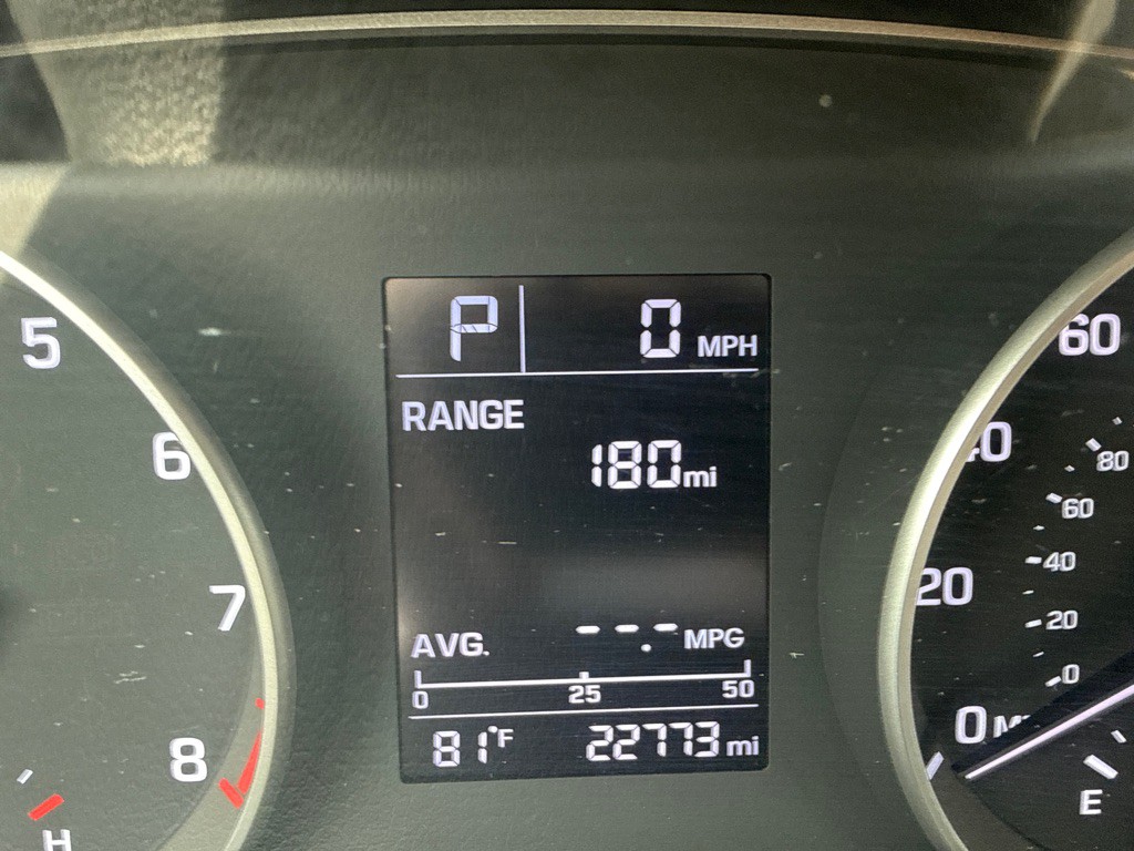 2017 Hyundai Elantra Image 11