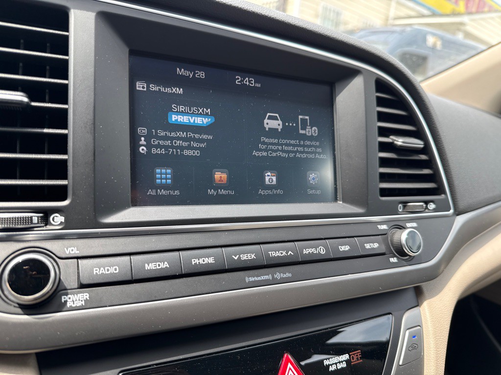 2017 Hyundai Elantra Image 12