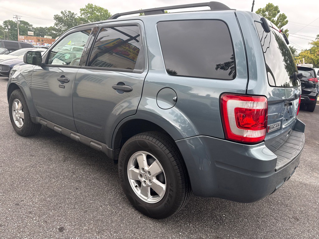 2010 Ford Escape Image 6
