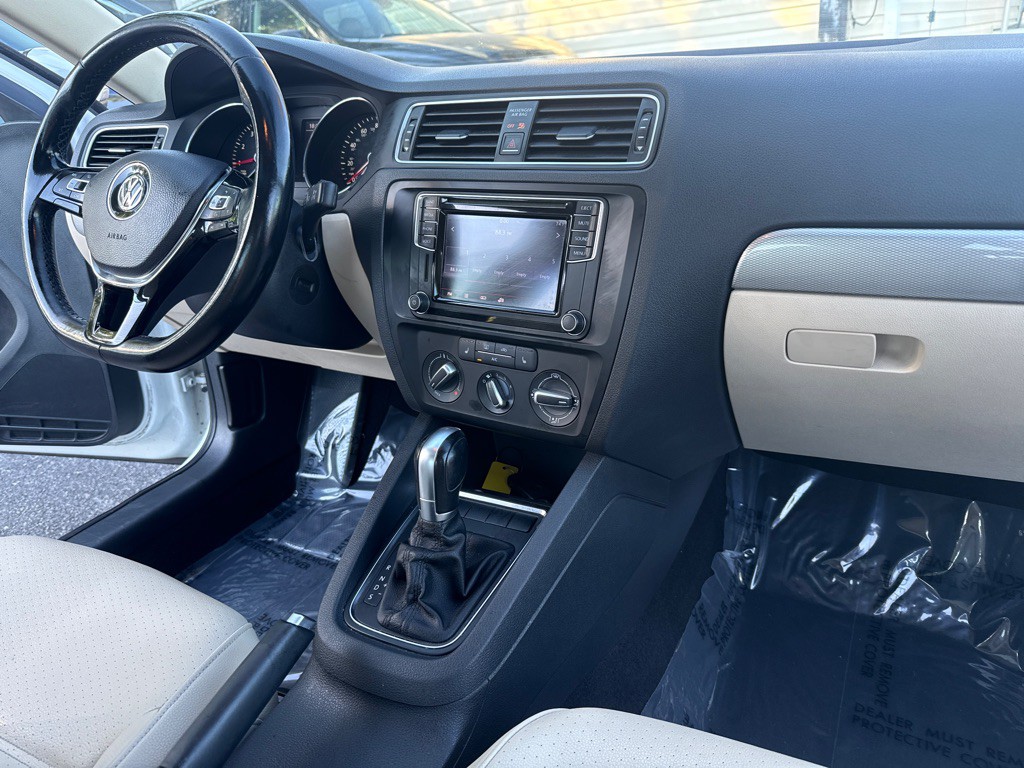 2017 Volkswagen Jetta Image 10