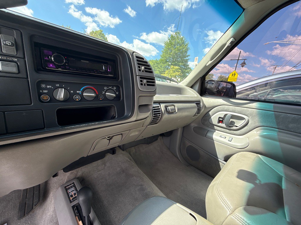 1996 Chevrolet Tahoe Image 6