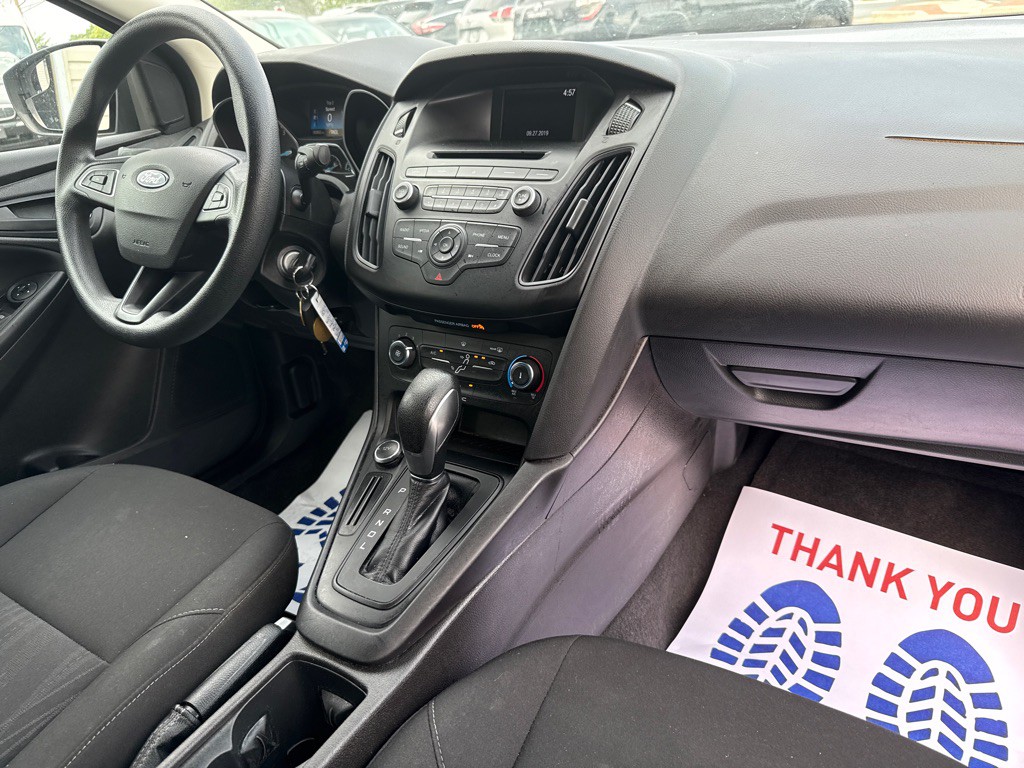 2016 Ford Focus Image 6