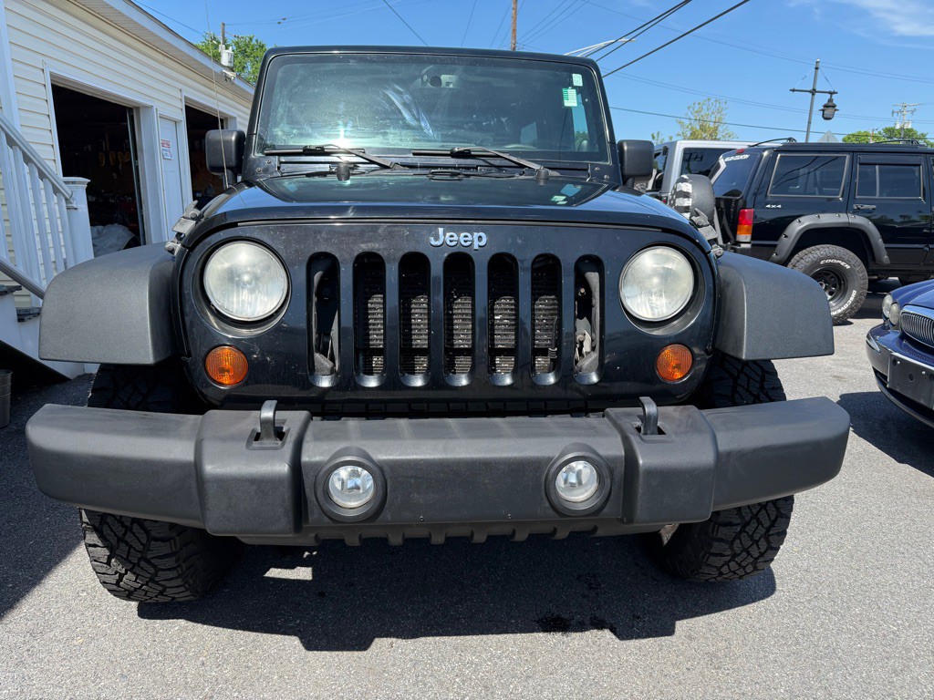 2013 Jeep Wrangler Unlimited Image 2