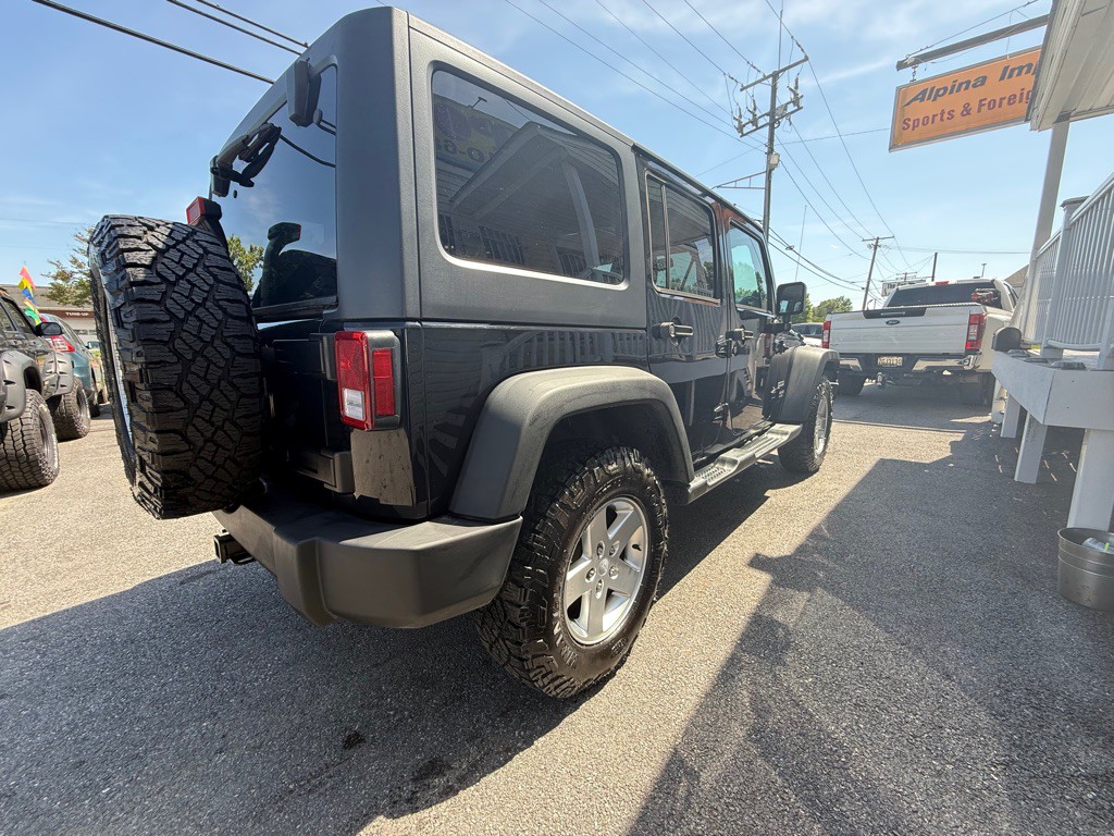 2013 Jeep Wrangler Unlimited Image 3