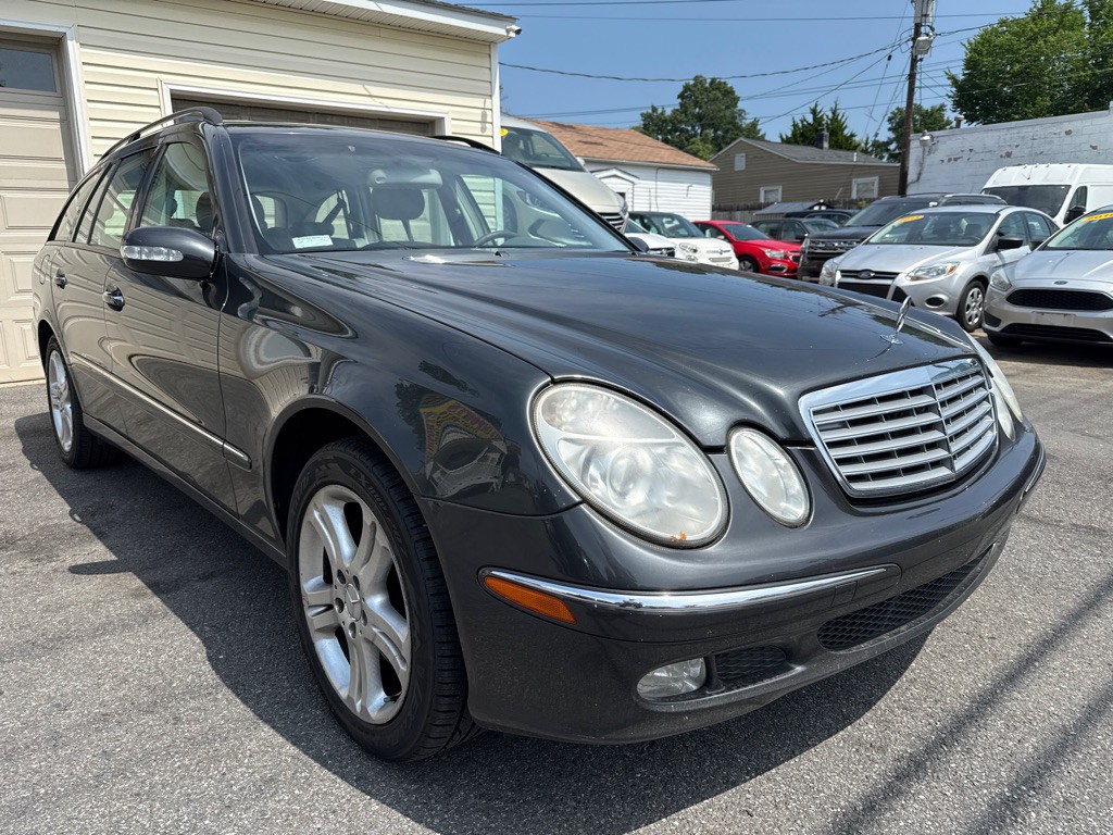 2004 Mercedes-Benz E-Class Image 2