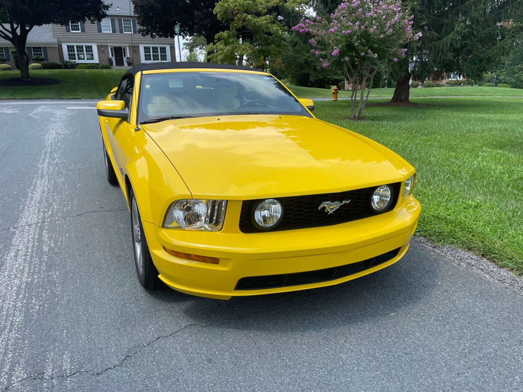 2006 Ford Mustang Image 2
