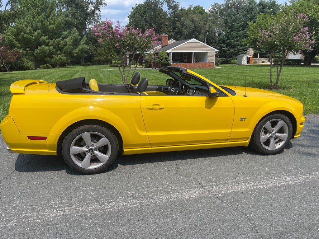 2006 Ford Mustang Image 11