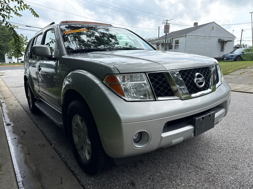 2005 Nissan Pathfinder Image 2