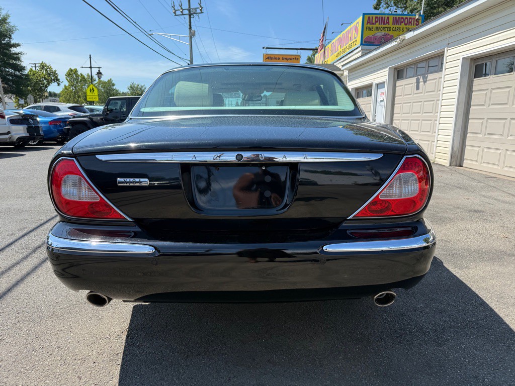 2005 Jaguar XJ Image 5
