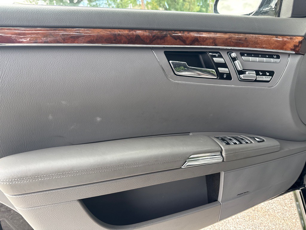 2007 Mercedes-Benz S-Class Image 8