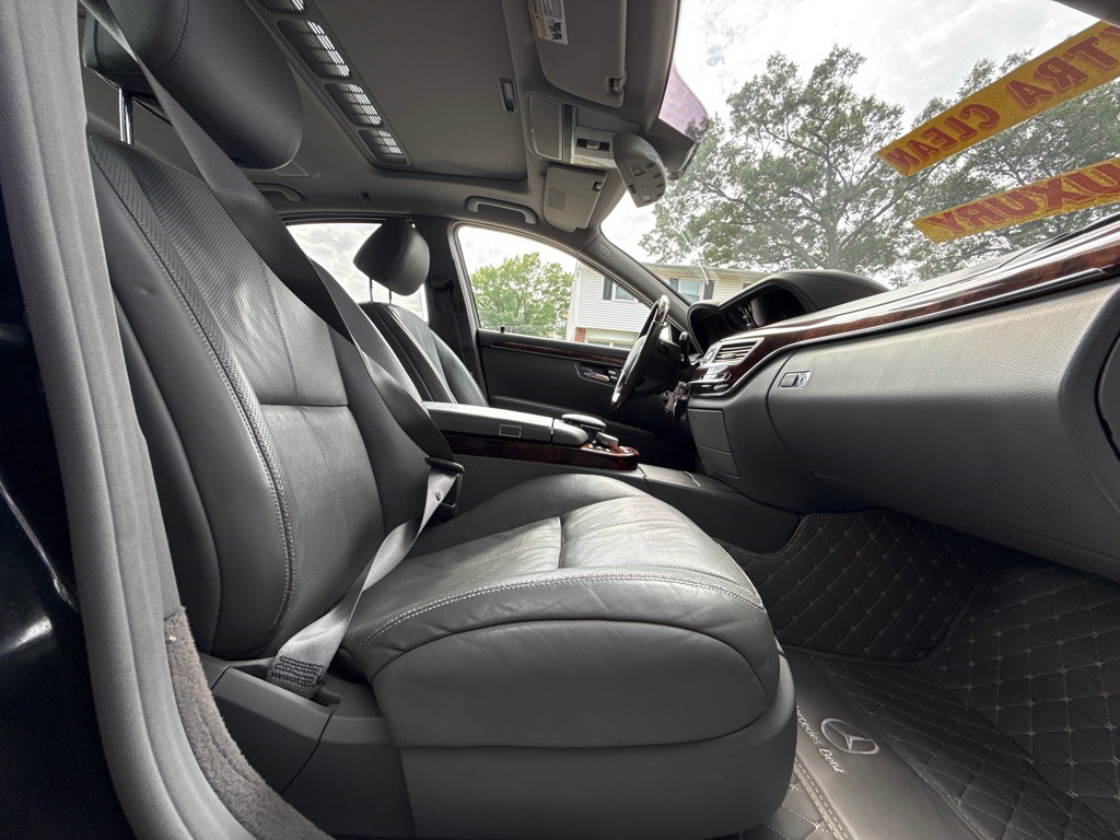 2007 Mercedes-Benz S-Class Image 12