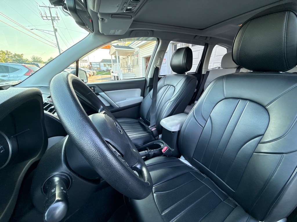 2014 Subaru Forester Image 12