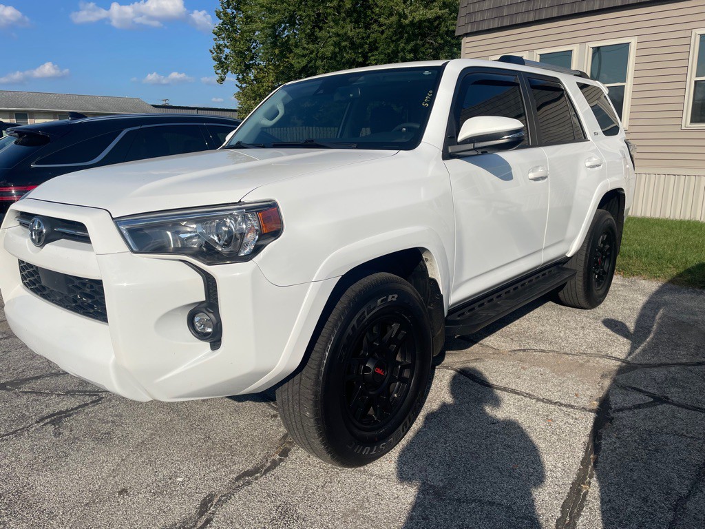 2021 Toyota 4Runner Image 2