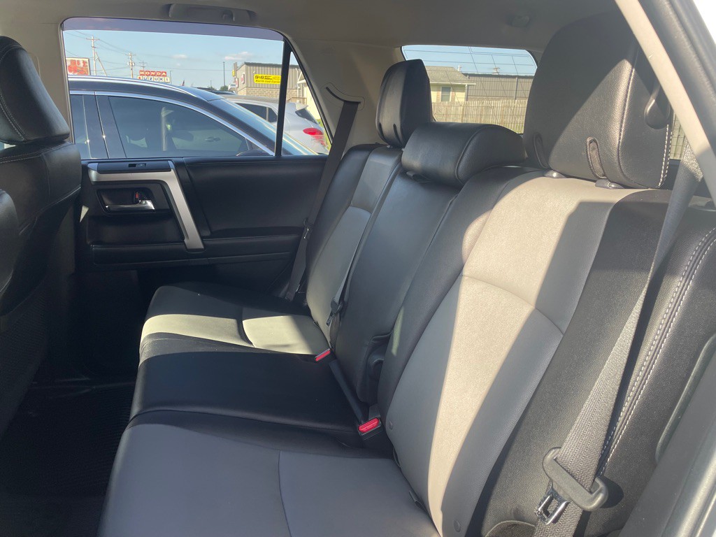 2021 Toyota 4Runner Image 21