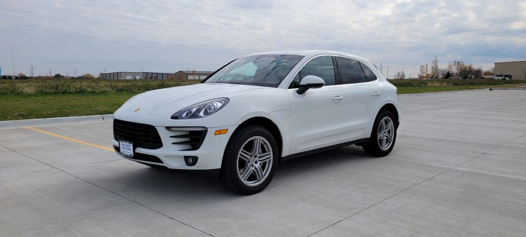 2015 Porsche Macan Image 2