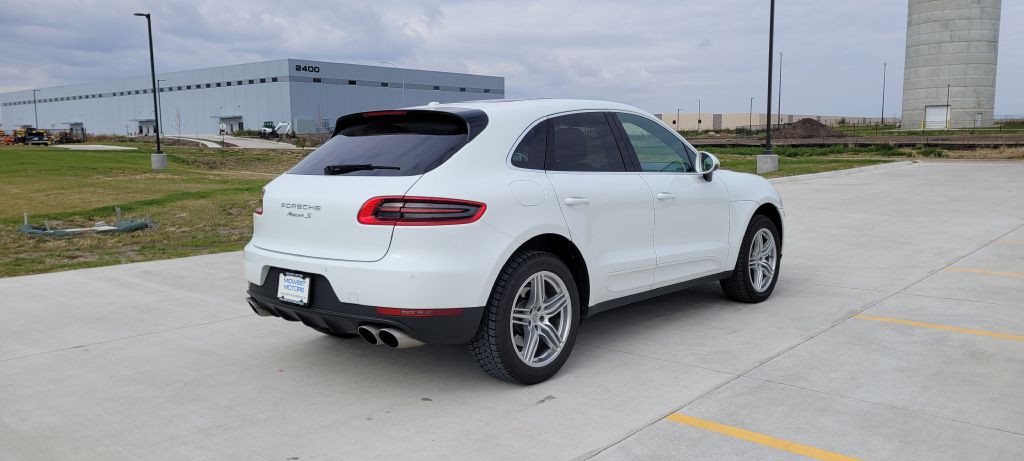 2015 Porsche Macan Image 6