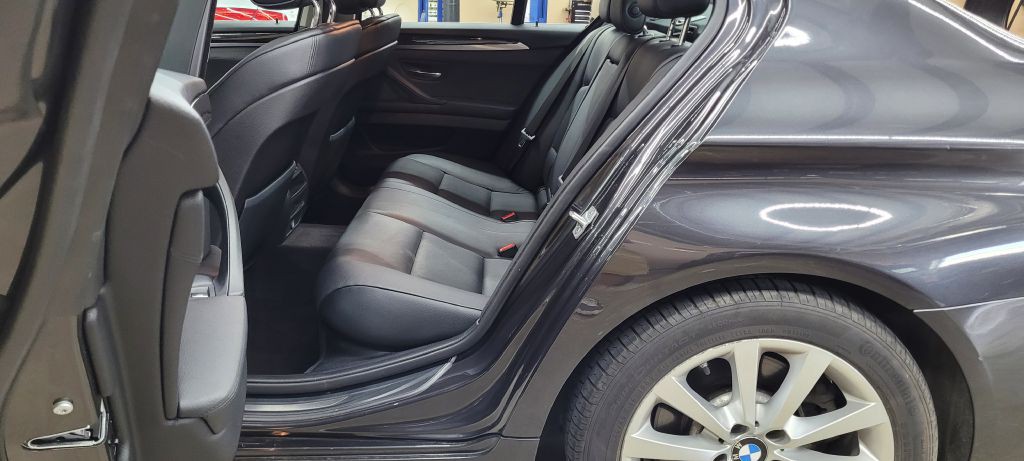 2013 BMW 5 Series Image 11