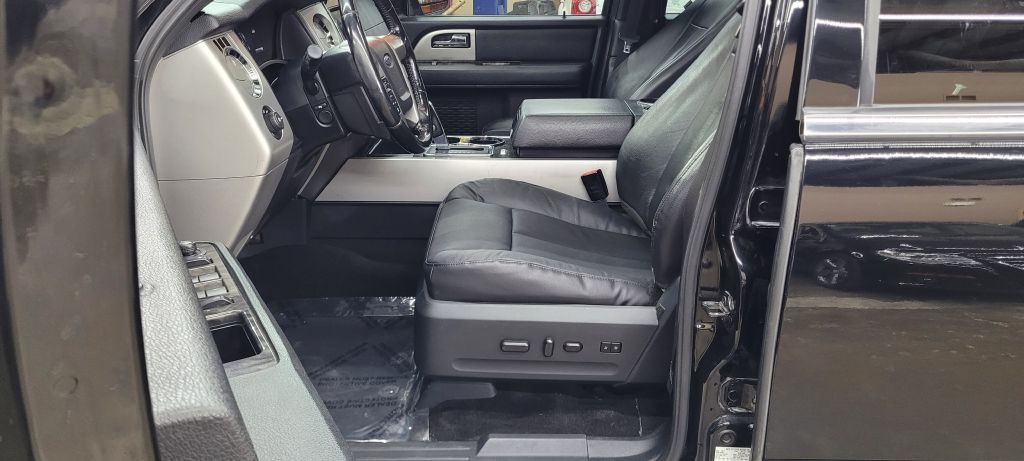 2016 Ford Expedition Image 2