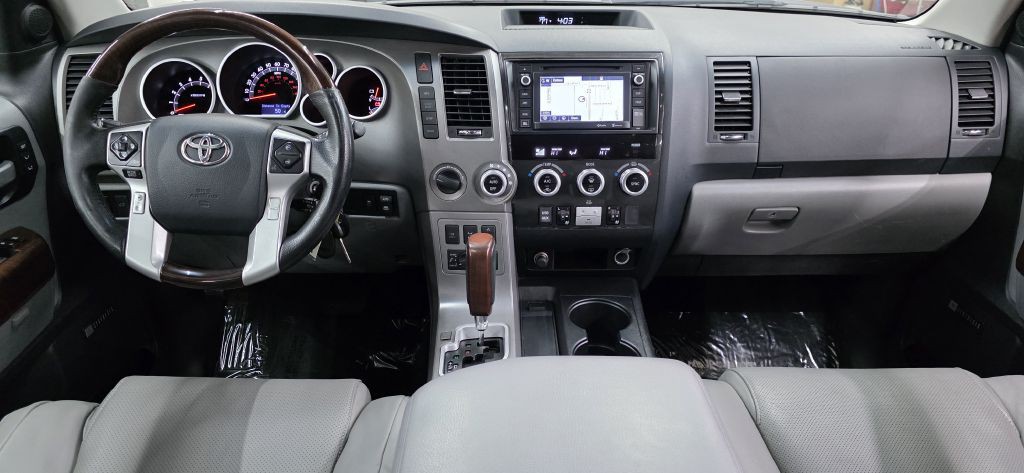2014 Toyota Sequoia Image 8