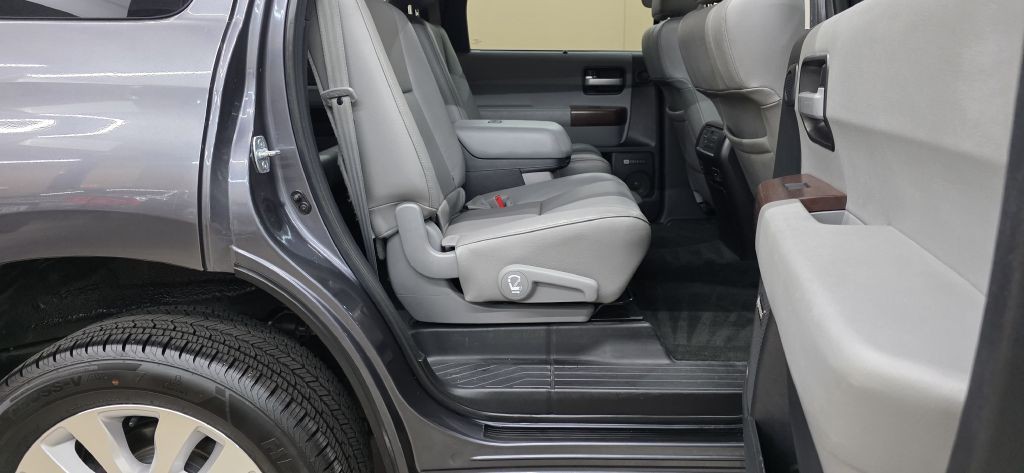 2014 Toyota Sequoia Image 12