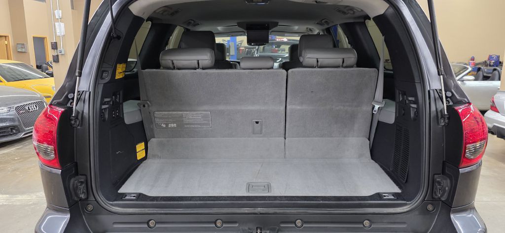 2014 Toyota Sequoia Image 15