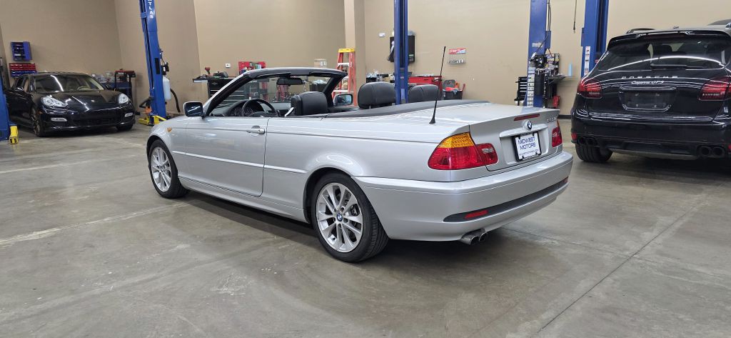 2004 BMW 3 Series Image 4