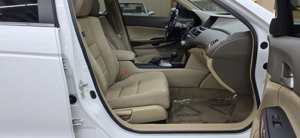 2008 Honda Accord Image 11