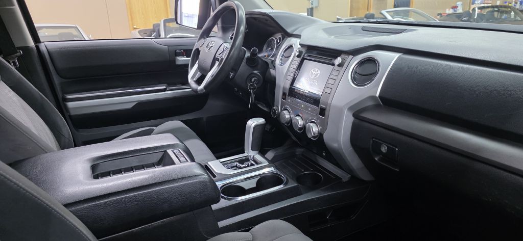 2016 Toyota Tundra Image 10