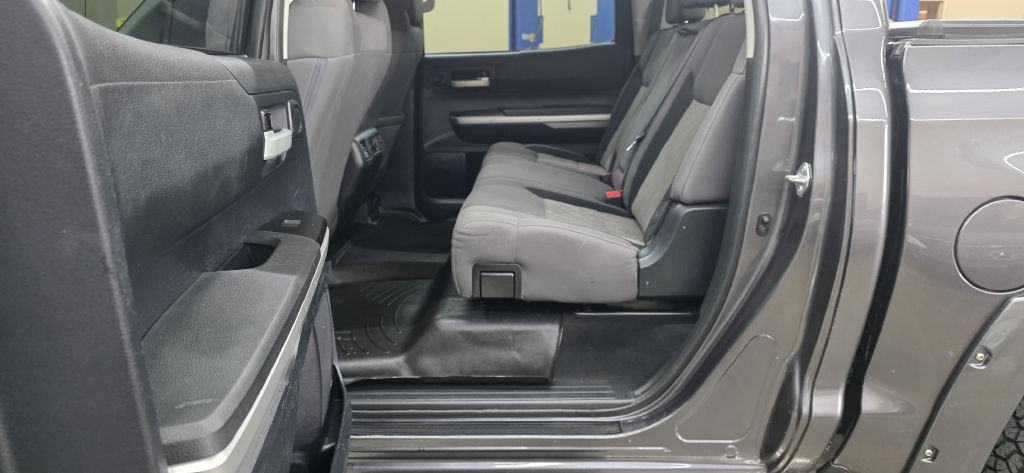 2016 Toyota Tundra Image 12