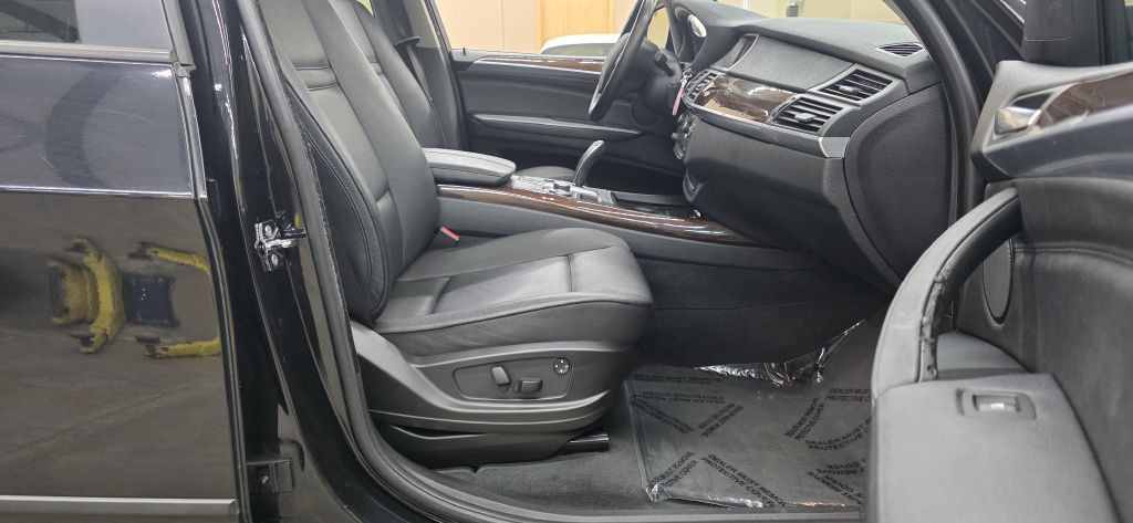 2009 BMW X5 Image 11