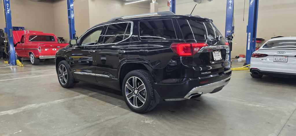 2018 GMC Acadia Image 4