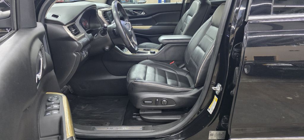 2018 GMC Acadia Image 8