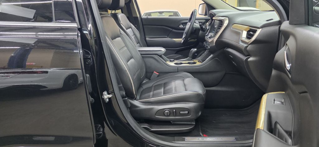 2018 GMC Acadia Image 11